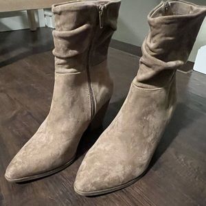 Universal Thread Women’s Cianna Slouch Boots - Taupe 7.5